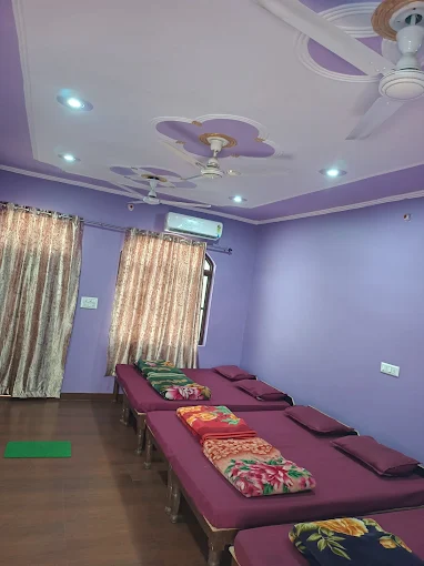 Chaar Dham Hotel Image